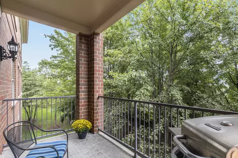 Exterior - 2700 Summit Dr #309, Glenview, IL 60025 photo 3 of 3