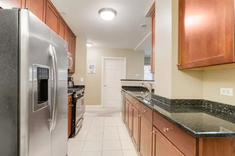 Kitchen - 2700 Summit Dr #309, Glenview, IL 60025 photo 3 of 3