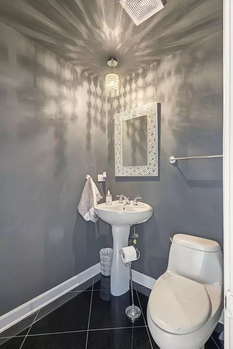 Bath - 6 Dogwood Rd, Rolling Meadows, IL 60008 photo 1 of 5