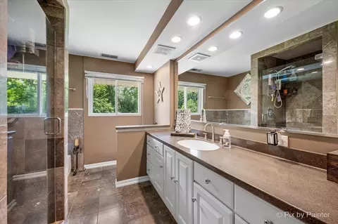 Bath - 1 S660 Winfield Rd, Wheaton, IL 60189 photo 1 of 2