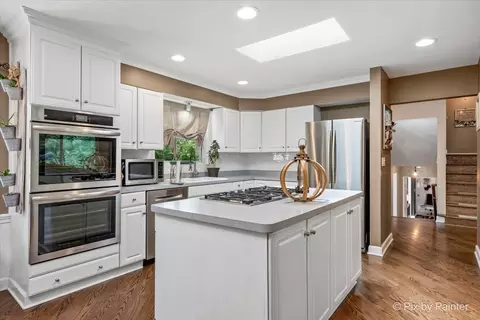 Kitchen - 1 S660 Winfield Rd, Wheaton, IL 60189 photo 1 of 2