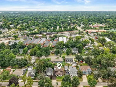 View/Area - 1022 E Jefferson Ave, Wheaton, IL 60187 photo 2 of 2