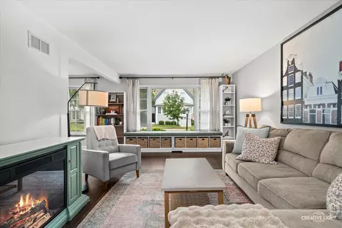 Living - 1022 E Jefferson Ave, Wheaton, IL 60187 photo 1 of 3