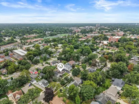 View/Area - 1022 E Jefferson Ave, Wheaton, IL 60187 photo 1 of 2