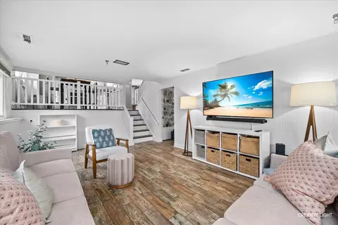 Living - 1022 E Jefferson Ave, Wheaton, IL 60187 photo 3 of 3