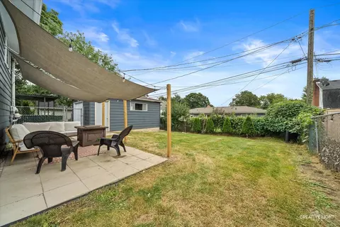 Exterior - 1022 E Jefferson Ave, Wheaton, IL 60187 photo 2 of 3