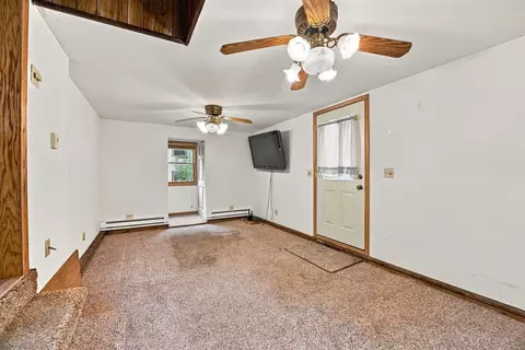 Living - Undisclosed, Markham, IL 60428 photo 3 of 4