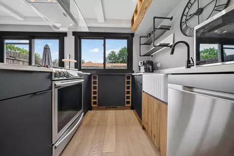 Kitchen - 1714 Sessions Walk, Hoffman Estates, IL 60169 photo 5 of 6