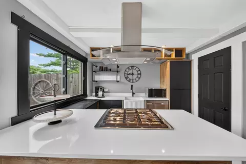 Kitchen - 1714 Sessions Walk, Hoffman Estates, IL 60169 photo 4 of 6