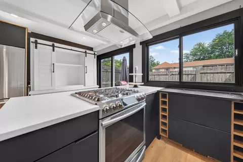 Kitchen - 1714 Sessions Walk, Hoffman Estates, IL 60169 photo 3 of 6