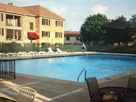 Exterior - 1714 Sessions Walk, Hoffman Estates, IL 60169 photo 7 of 7