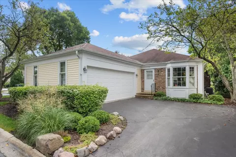 12 The Court Of Lagoon Vw, Northbrook, IL 60062