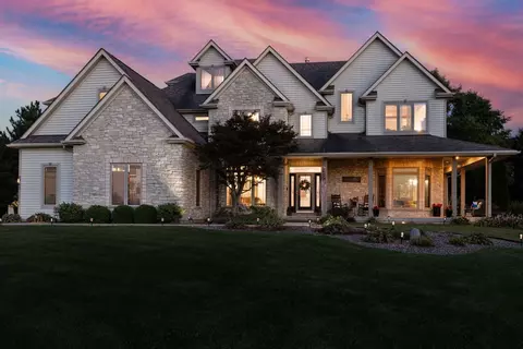 5762 Schmidt Ln, Yorkville, IL 60560