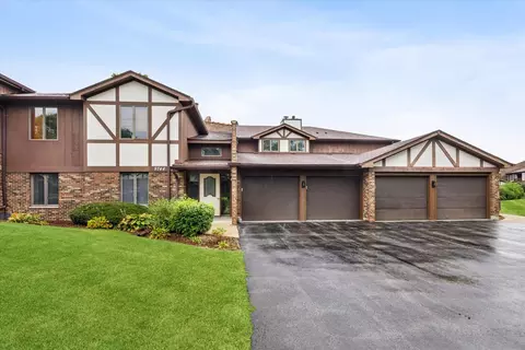 9744 Mill Dr #E1, Palos Park, IL 60464