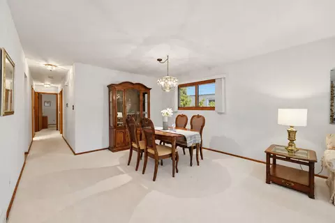 Dining - 1723 E Maya Ln, Mount Prospect, IL 60056 photo 1 of 3