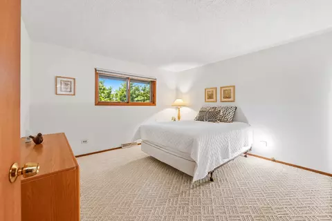 Bedroom - 1723 E Maya Ln, Mount Prospect, IL 60056 photo 2 of 3