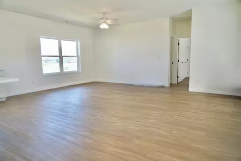 Living - 304 Elm St, Mclean, IL 61754 photo 4 of 4