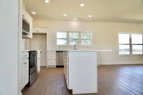 Kitchen - 304 Elm St, Mclean, IL 61754 photo 2 of 2