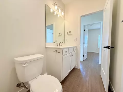 Bath - 304 Elm St, Mclean, IL 61754 photo 5 of 5