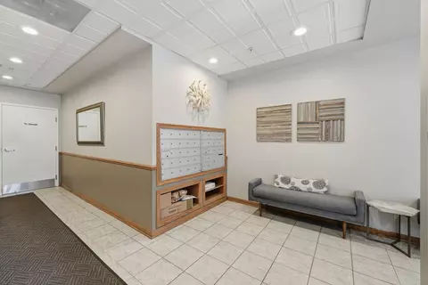 Entry Way - 1325 Perry St #206, Des Plaines, IL 60016 photo 2 of 2