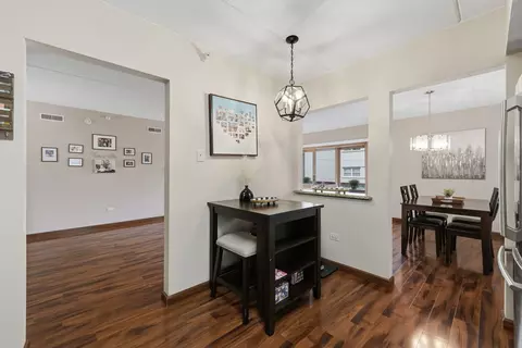 Dining - 1325 Perry St #206, Des Plaines, IL 60016 photo 2 of 2