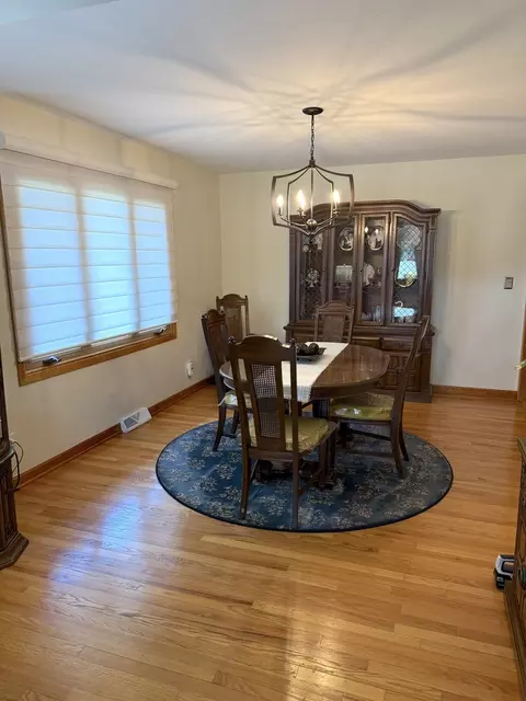 Dining - 7129 Exner Rd, Darien, IL 60561 photo 2 of 2