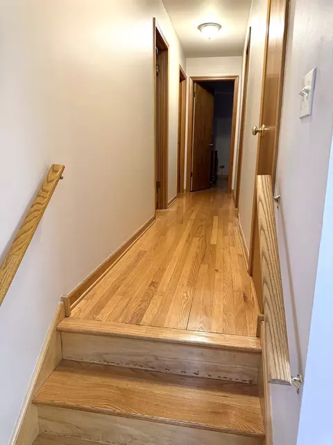 Entry Way - 7129 Exner Rd, Darien, IL 60561 photo 4 of 5