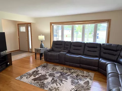 Living - 7129 Exner Rd, Darien, IL 60561 photo 2 of 3