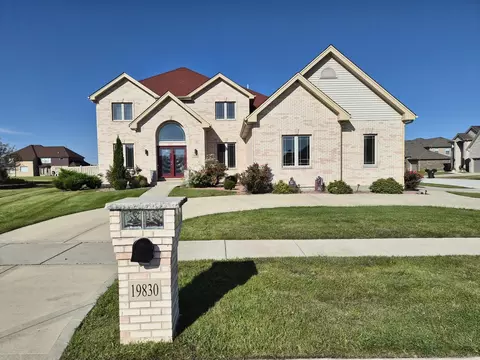19830 Oakwood Ct, Lynwood, IL 60411