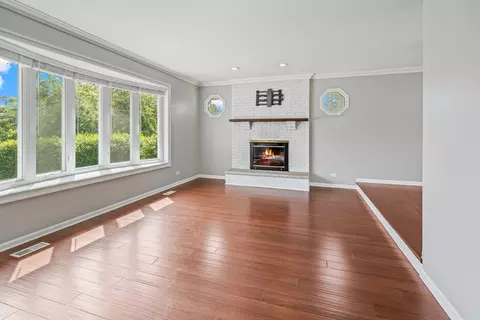 Living - 17008 Forest Ave, Oak Forest, IL 60452 photo 1 of 6