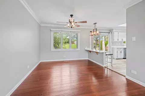 Living - 17008 Forest Ave, Oak Forest, IL 60452 photo 4 of 6