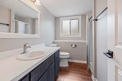 Bath - 17008 Forest Ave, Oak Forest, IL 60452 photo 2 of 2