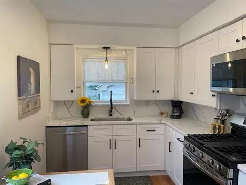 Kitchen - 3809 W Wabansia Ave, Chicago, IL 60647 photo 1 of 4