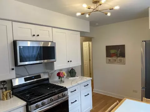 Kitchen - 3809 W Wabansia Ave, Chicago, IL 60647 photo 3 of 4