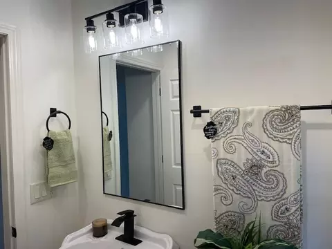 Bath - 3809 W Wabansia Ave, Chicago, IL 60647 photo 5 of 6