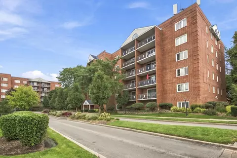6530 W Irving Park Rd #501, Chicago, IL 60634