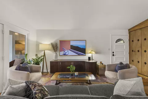 Living - 406 S Williston St, Wheaton, IL 60187 photo 2 of 3