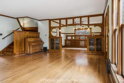 Living - 619 S Harrison Ave, Kankakee, IL 60901 photo 3 of 6
