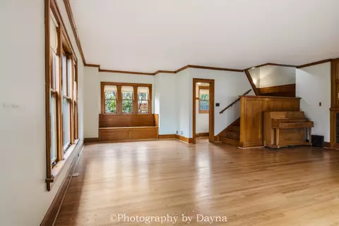 Living - 619 S Harrison Ave, Kankakee, IL 60901 photo 2 of 6