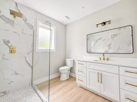 Bath - 8003 S Oconto Ave, Bridgeview, IL 60455 photo 5 of 6