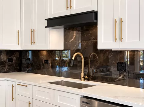 Kitchen - 8003 S Oconto Ave, Bridgeview, IL 60455 photo 3 of 5