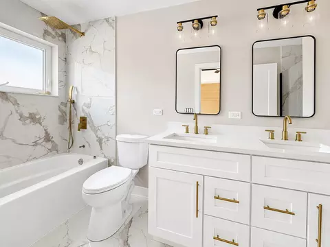 Bath - 8003 S Oconto Ave, Bridgeview, IL 60455 photo 2 of 6