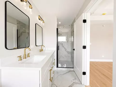 Bath - 8003 S Oconto Ave, Bridgeview, IL 60455 photo 1 of 6