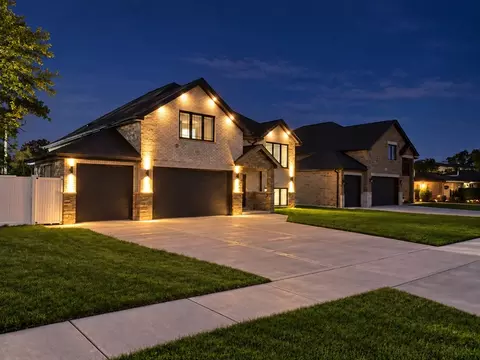 Exterior - 8003 S Oconto Ave, Bridgeview, IL 60455 photo 3 of 3