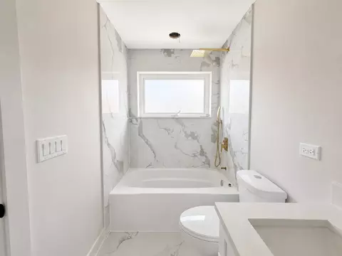 Bath - 8003 S Oconto Ave, Bridgeview, IL 60455 photo 3 of 6