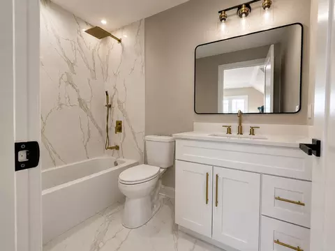Bath - 8003 S Oconto Ave, Bridgeview, IL 60455 photo 4 of 6