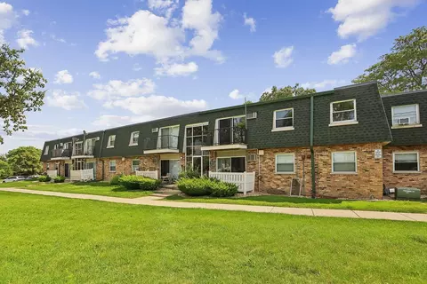 8427 W 99th Ter #35-311, Palos Hills, IL 60465