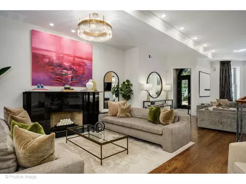 Living - 32 E Bellevue Pl, Chicago, IL 60611 photo 8 of 12