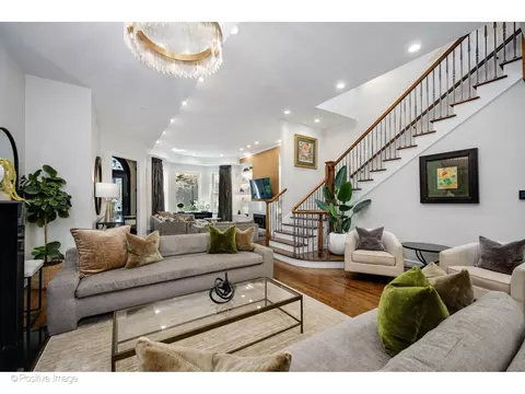 Living - 32 E Bellevue Pl, Chicago, IL 60611 photo 9 of 12