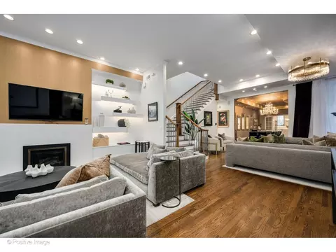 Living - 32 E Bellevue Pl, Chicago, IL 60611 photo 1 of 12